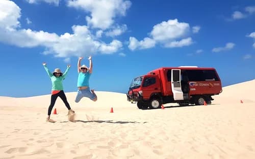 Port Stephens Flexible Day Tour with Korean Guide